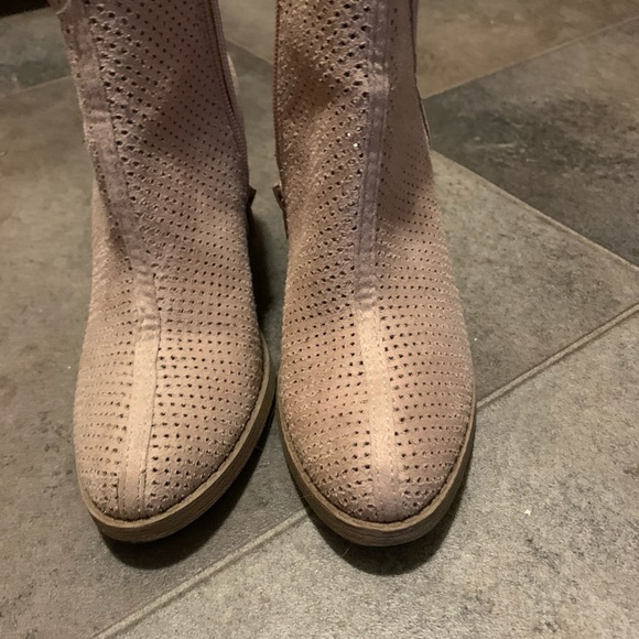 Dusty pink boots - Picture 2 of 4